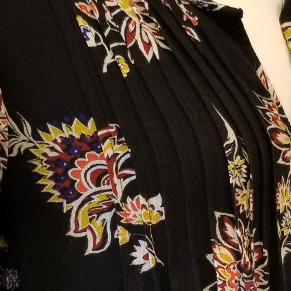 Old Navy Floral Dress - Picture 5 of 7